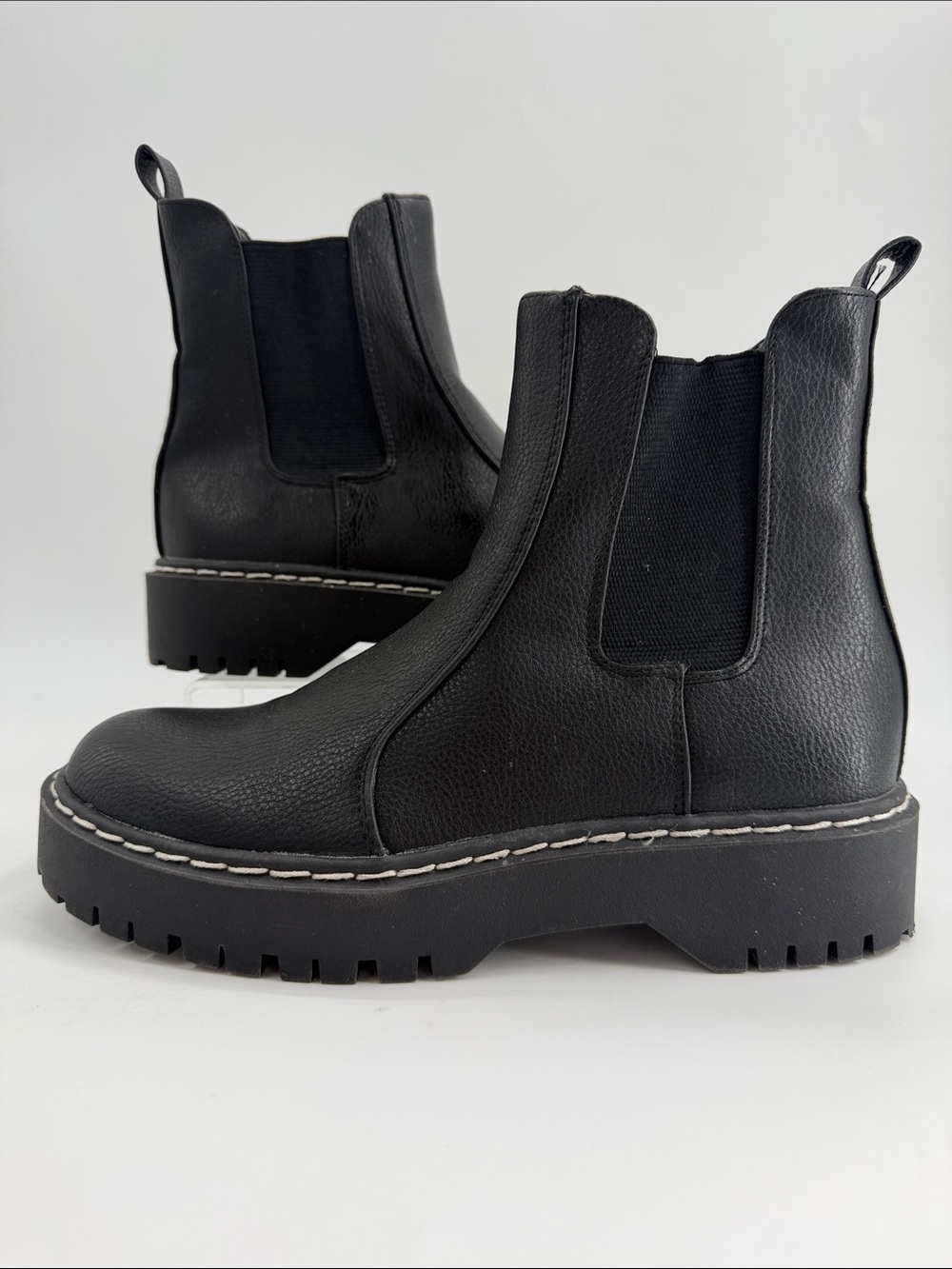 Sincerely Jules Hippie-2 Chelsea Boot Black Leather Chelsea Ankle Boots Wns 7.5